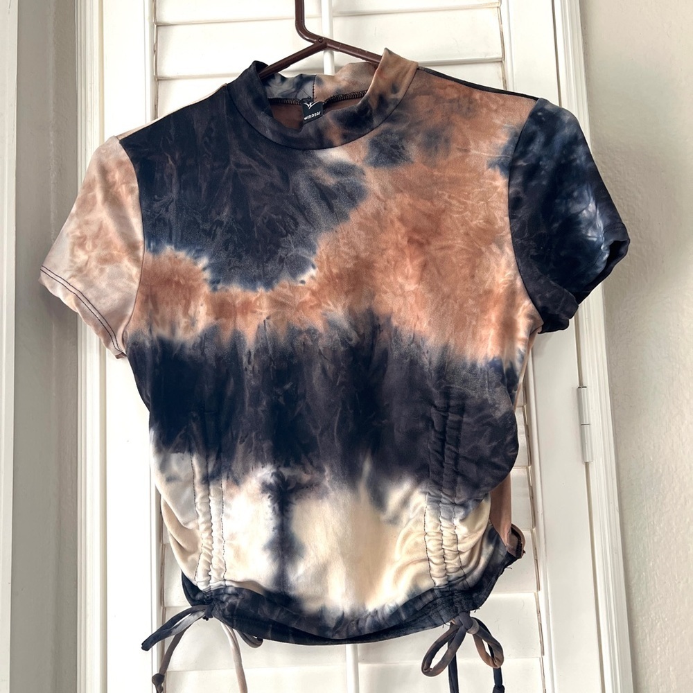 Women’s Crop Top Size M Tie Dye Ruched Short Sleeve Fitted Shirt By Windsor